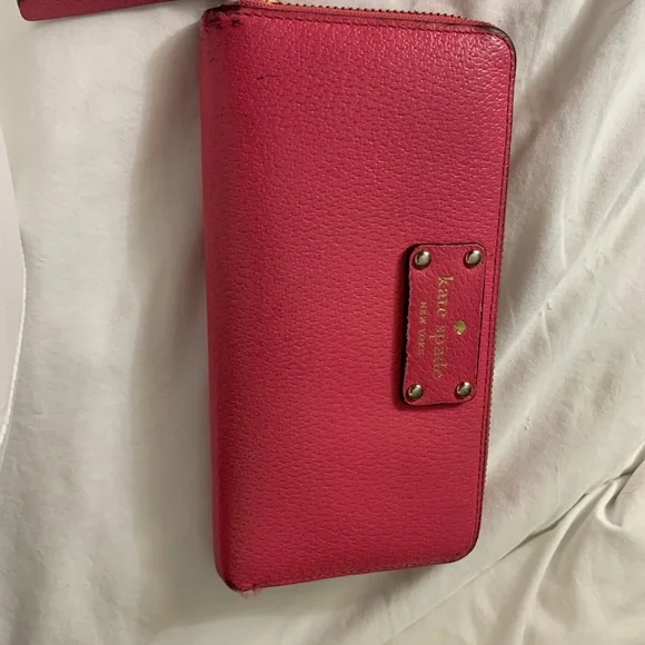 Kate Spade Vibrant Pink Wallet - Picture 8 of 8